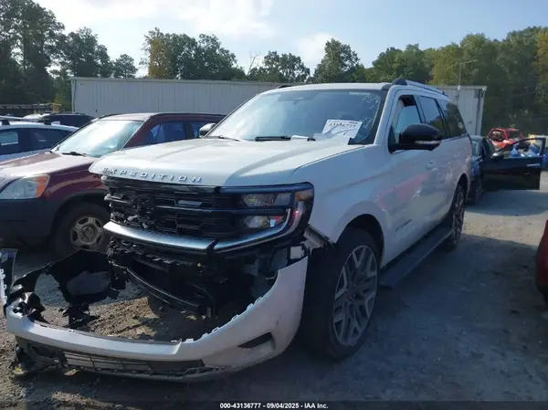 1FMJU1MG7SEA03839 2025 FORD EXPEDITION - Image 2