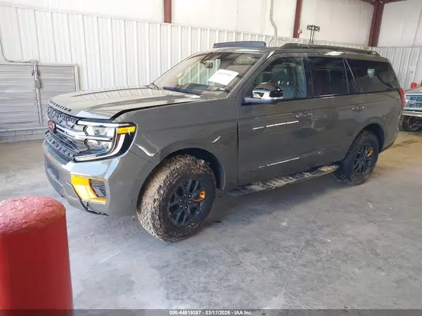 1FMJU1RG2SEA00646 2025 FORD EXPEDITION - Image 2