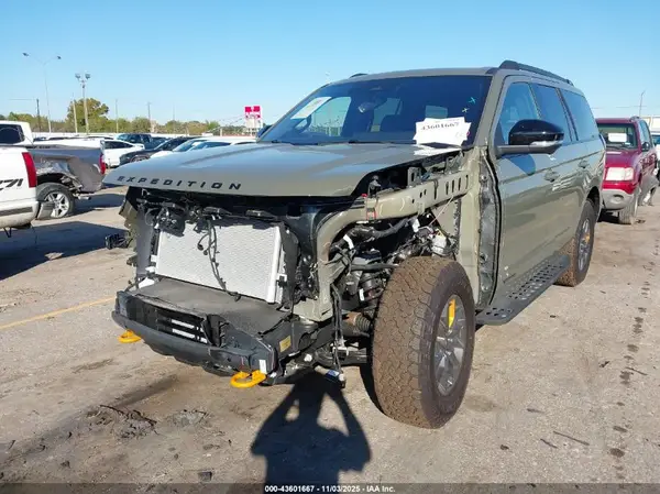 1FMJU1RG3SEA49421 2025 FORD EXPEDITION - Image 2