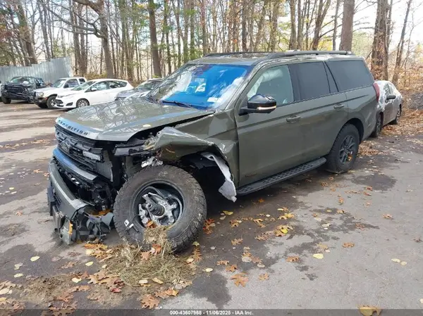 1FMJU1RG5SEA55933 2025 FORD EXPEDITION - Image 2