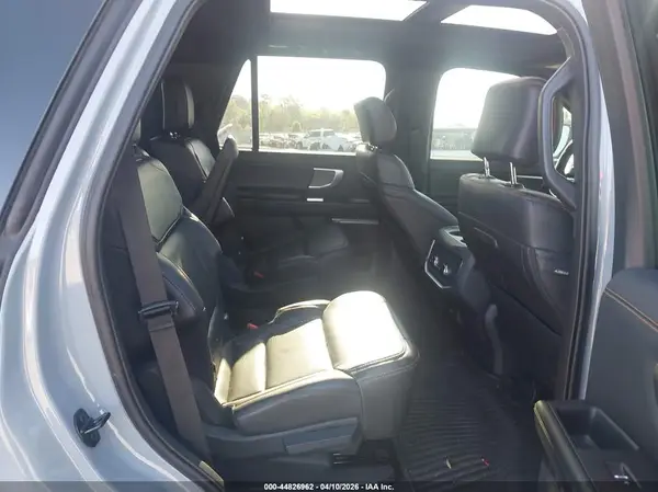 1FMJU1RG6SEA30880 2025 FORD EXPEDITION - Image 8