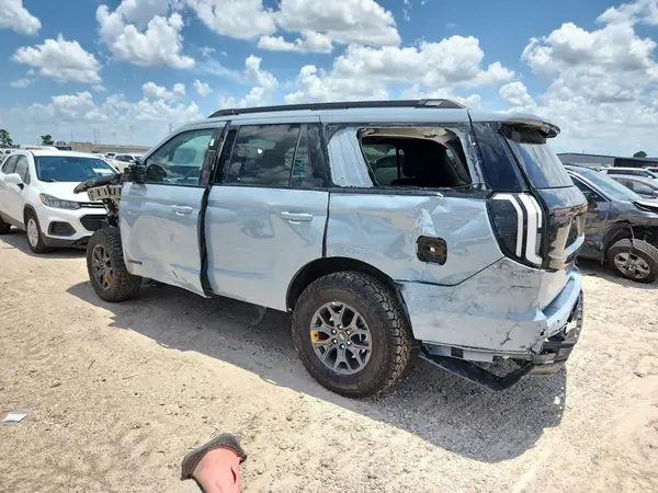 1FMJU1RG9TEA12178 2026 FORD EXPEDITION - Image 2