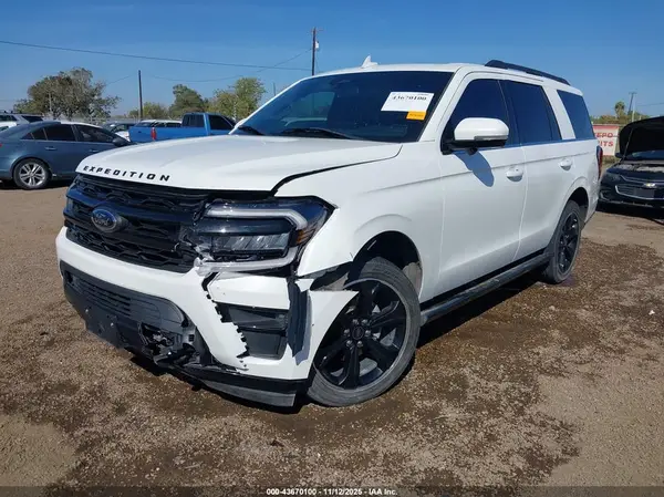 1FMJU2A80PEA21481 2023 FORD EXPEDITION - Image 2