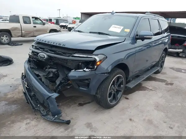 1FMJU2A80PEA53993 2023 FORD EXPEDITION - Image 2
