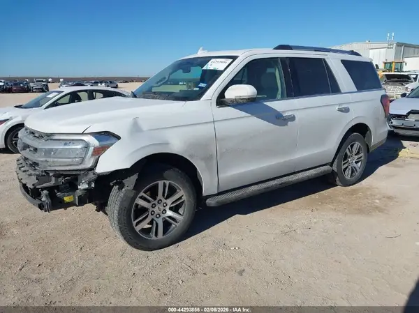 1FMJU2A80REA68772 2024 FORD EXPEDITION - Image 2
