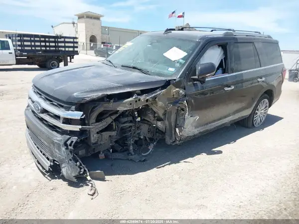 1FMJU2A82REA05060 2024 FORD EXPEDITION - Image 2