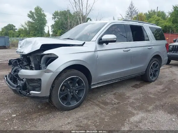 1FMJU2A89REA89359 2024 FORD EXPEDITION - Image 2