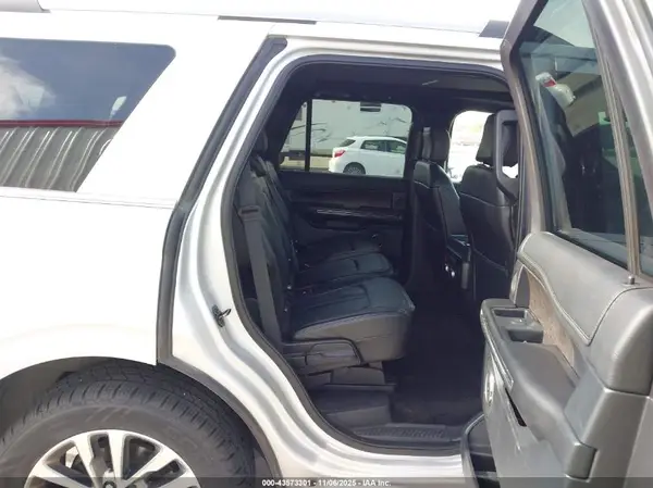 1FMJU2AT4JEA24542 2018 FORD EXPEDITION - Image 8
