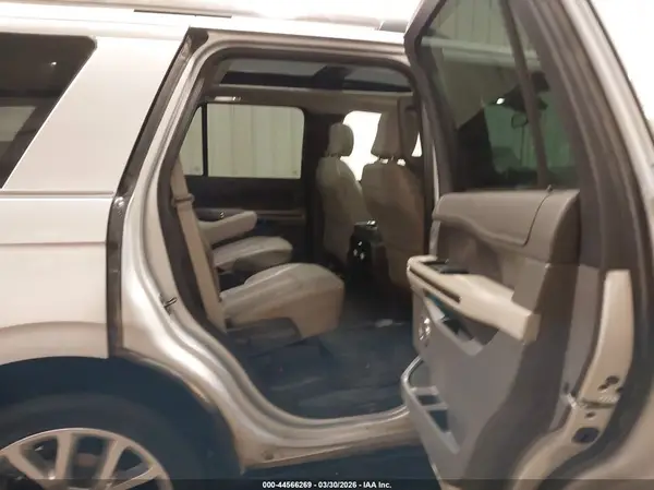 1FMJU2AT5JEA30446 2018 FORD EXPEDITION - Image 8