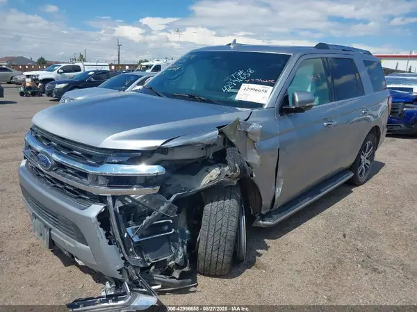 1FMJU2AT5NEA57619 2022 FORD EXPEDITION - Image 2