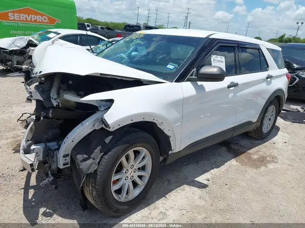 1FMSK7BH2MGA70946 2021 FORD EXPLORER - Image 2