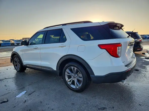 1FMSK7DH0MGA04375 2021 FORD EXPLORER - Image 2