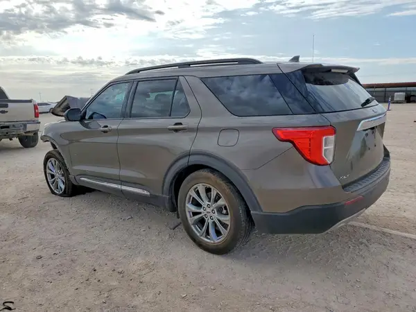 1FMSK7DH0MGA71140 2021 FORD EXPLORER - Image 2
