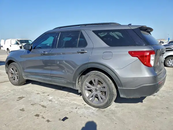 1FMSK7DH0MGC10683 2021 FORD EXPLORER - Image 2