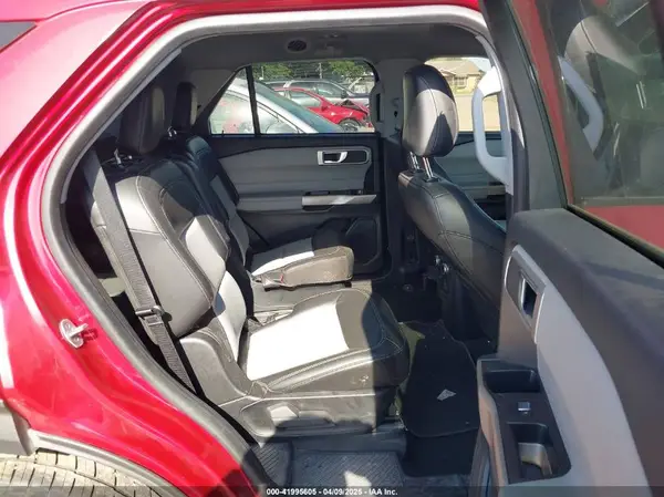 1FMSK7DH0NGC25010 2022 FORD EXPLORER - Image 8