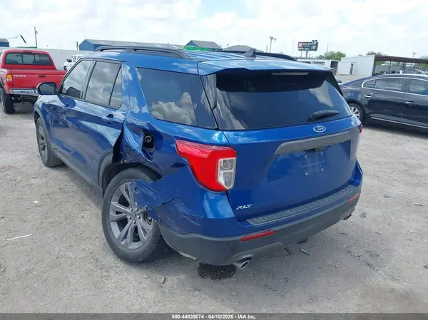 2022 FORD EXPLORER IAAI lot 44839074 auction photo 3