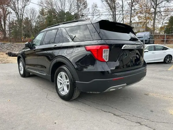 1FMSK7DH0RGA02505 2024 FORD EXPLORER - Image 2
