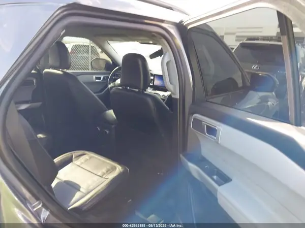 1FMSK7DH0RGA14704 2024 FORD EXPLORER - Image 8