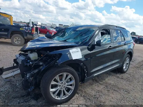 1FMSK7DH0RGA83585 2024 FORD EXPLORER - Image 2