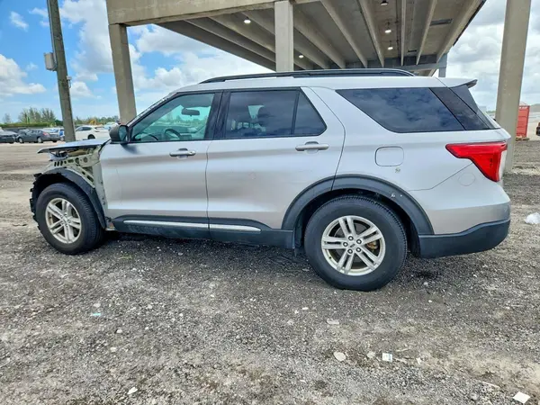1FMSK7DH1MGC22986 2021 FORD EXPLORER - Image 2