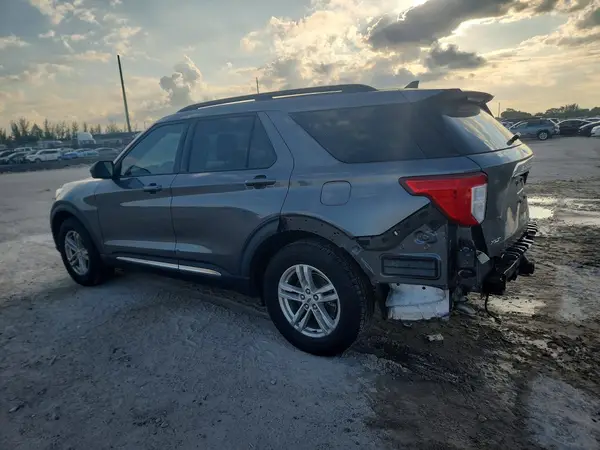 1FMSK7DH1NGA17444 2022 FORD EXPLORER - Image 2