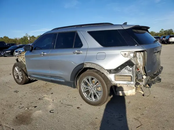 1FMSK7DH1NGB44565 2022 FORD EXPLORER - Image 2