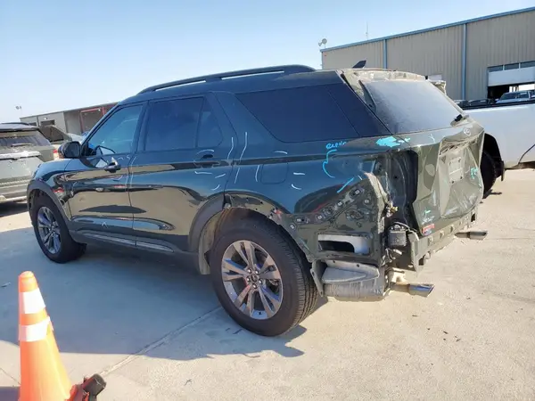 1FMSK7DH1NGB88503 2022 FORD EXPLORER - Image 2