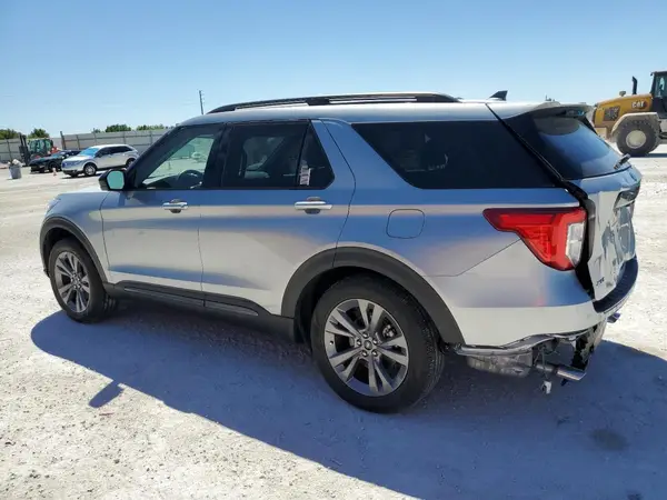 1FMSK7DH1NGC10872 2022 FORD EXPLORER - Image 2