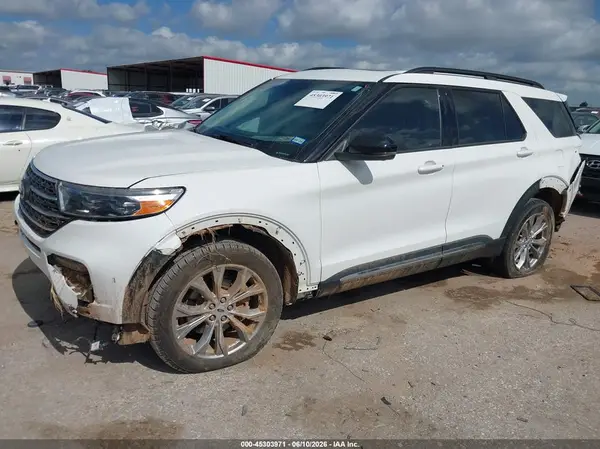 1FMSK7DH1PGB71638 2023 FORD EXPLORER - Image 2