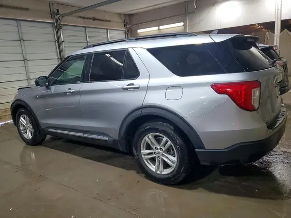 1FMSK7DH1RGA41734 2024 FORD EXPLORER - Image 2
