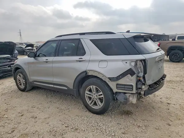 1FMSK7DH1RGA53513 2024 FORD EXPLORER - Image 2