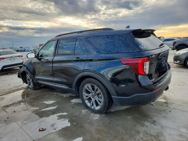 1FMSK7DH2MGA15233 2021 FORD EXPLORER - Image 2