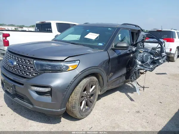 1FMSK7DH2MGB16028 2021 FORD EXPLORER - Image 2