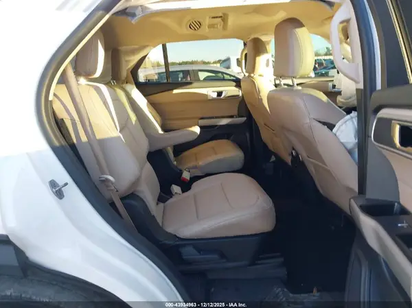 1FMSK7DH2NGA15878 2022 FORD EXPLORER - Image 8