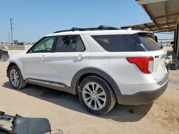 1FMSK7DH2NGA21213 2022 FORD EXPLORER - Image 2