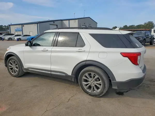 1FMSK7DH2NGA36973 2022 FORD EXPLORER - Image 2