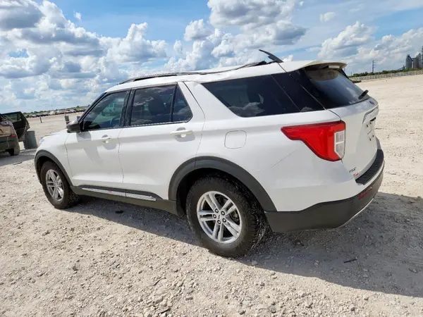 1FMSK7DH2NGA66815 2022 FORD EXPLORER - Image 2