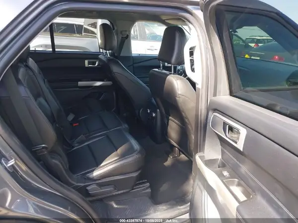 1FMSK7DH2NGA69777 2022 FORD EXPLORER - Image 8
