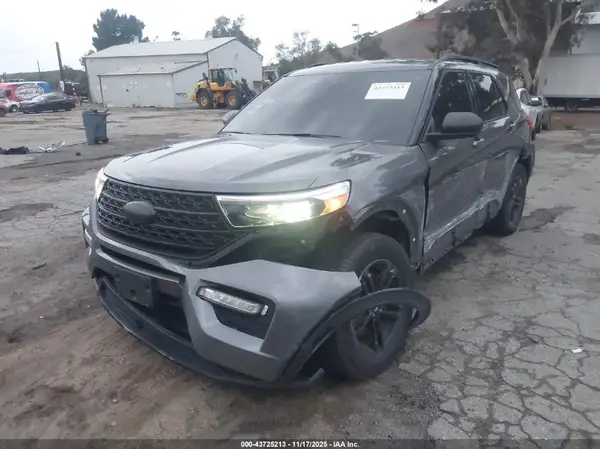 1FMSK7DH2NGA99121 2022 FORD EXPLORER - Image 2