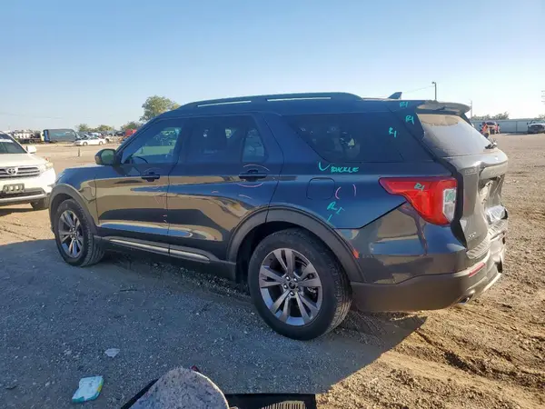 1FMSK7DH2NGB08769 2022 FORD EXPLORER - Image 2