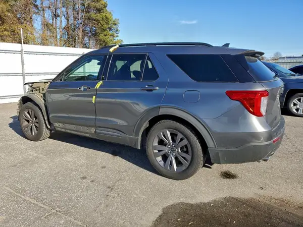 1FMSK7DH2NGB44865 2022 FORD EXPLORER - Image 2