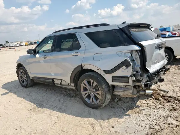 1FMSK7DH2NGB66798 2022 FORD EXPLORER - Image 2