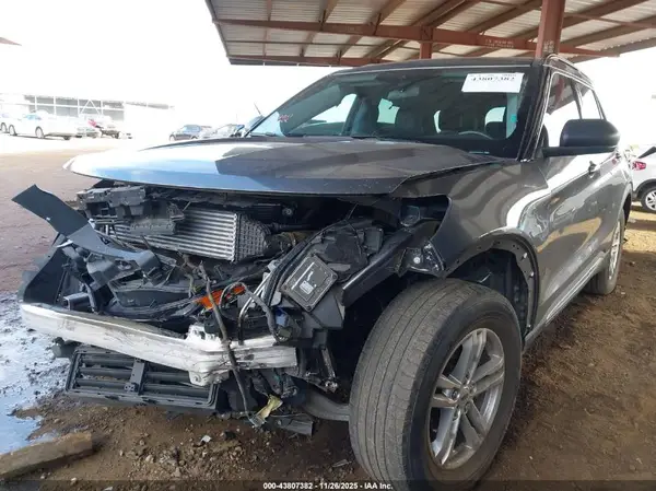1FMSK7DH2NGB67854 2022 FORD EXPLORER - Image 2