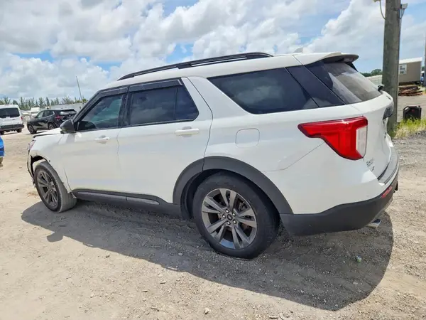 1FMSK7DH2NGB69684 2022 FORD EXPLORER - Image 2