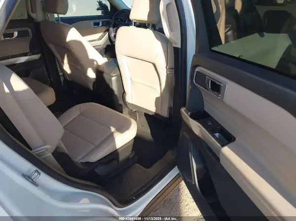 1FMSK7DH2NGB72083 2022 FORD EXPLORER - Image 8