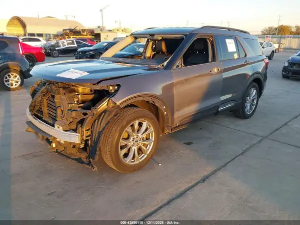 1FMSK7DH2NGB87747 2022 FORD EXPLORER - Image 2