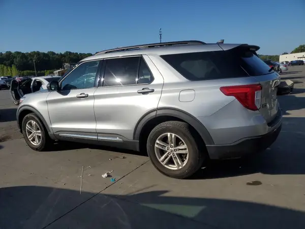 1FMSK7DH2NGC40561 2022 FORD EXPLORER - Image 2