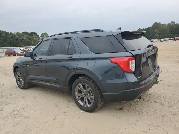 1FMSK7DH2NGC40740 2022 FORD EXPLORER - Image 2
