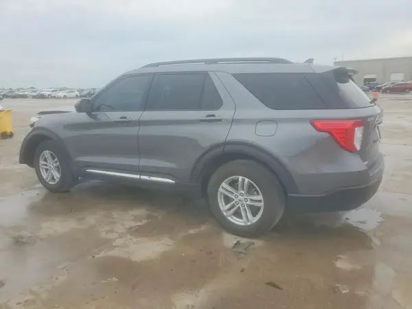 1FMSK7DH2NGC49499 2022 FORD EXPLORER - Image 2