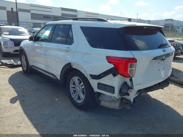 2023 FORD EXPLORER IAAI lot 43398341 auction photo 3